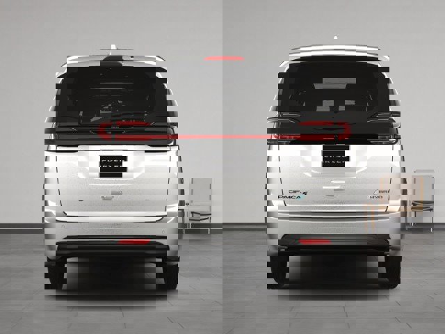 New 2023 Chrysler Pacifica Limited w/ S Appearance Package image 10