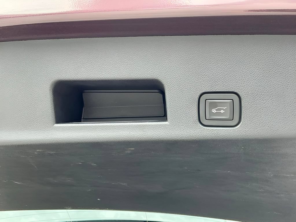 Used 2025 GMC Acadia Elevation FWD image 42