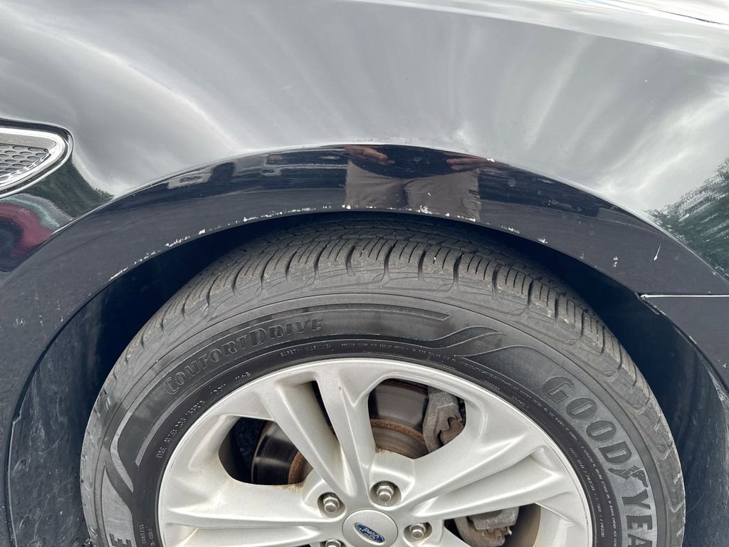 Used 2016 Ford Taurus SE FWD image 29