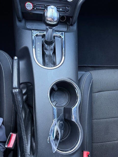 Used 2017 Ford Mustang V6 2dr Fastback image 22