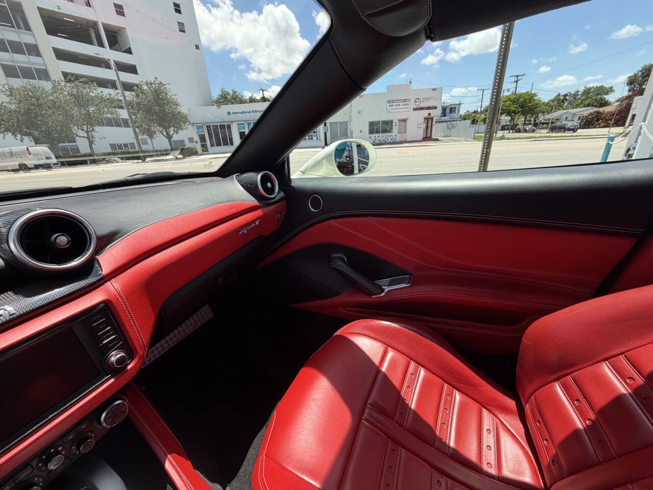 Used 2015 Ferrari California T RWD image 40