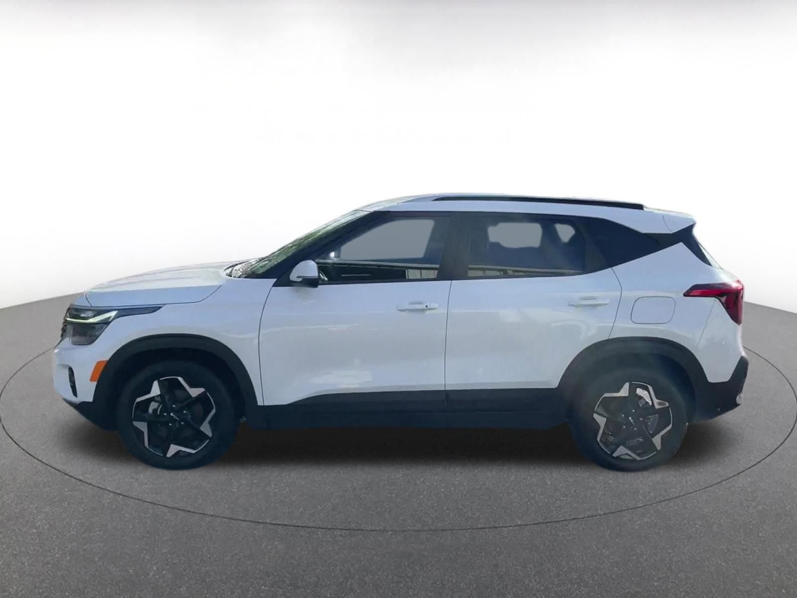 Used 2025 Kia Seltos S FWD image 8
