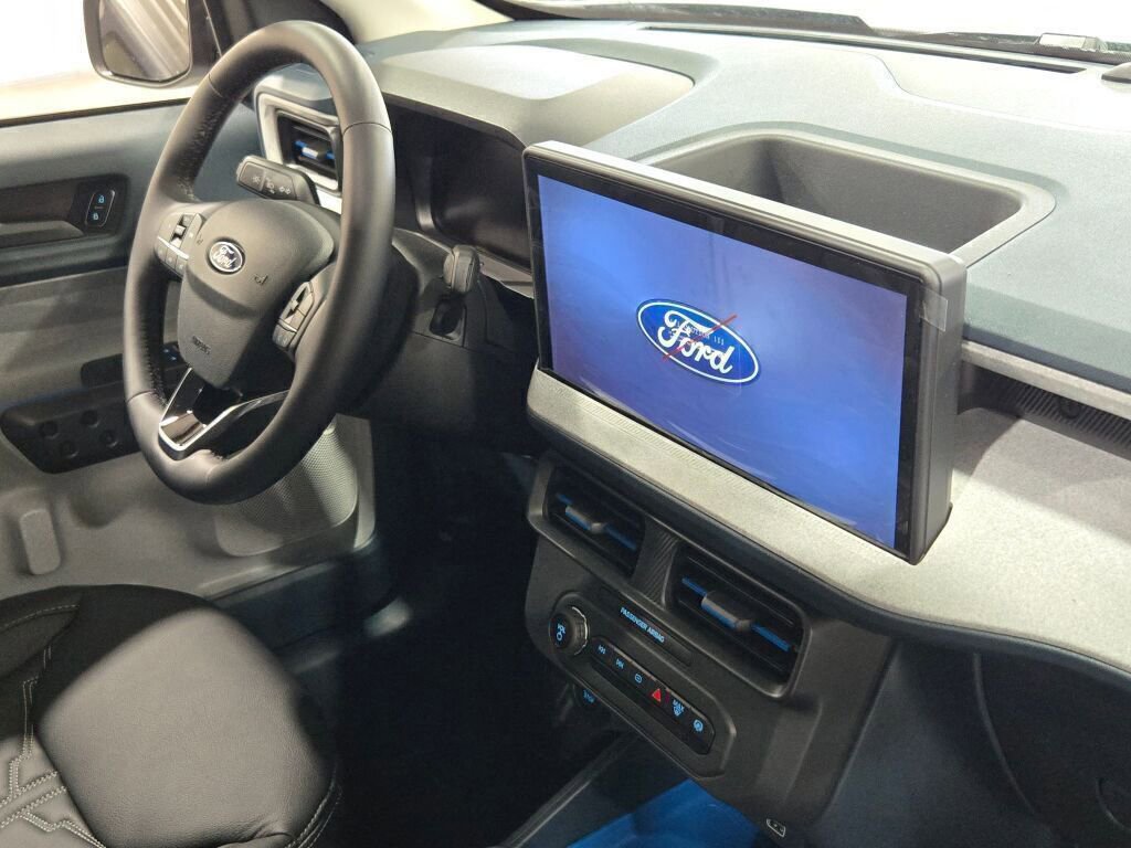 New 2025 Ford Maverick XLT w/ XLT Luxury Package image 8
