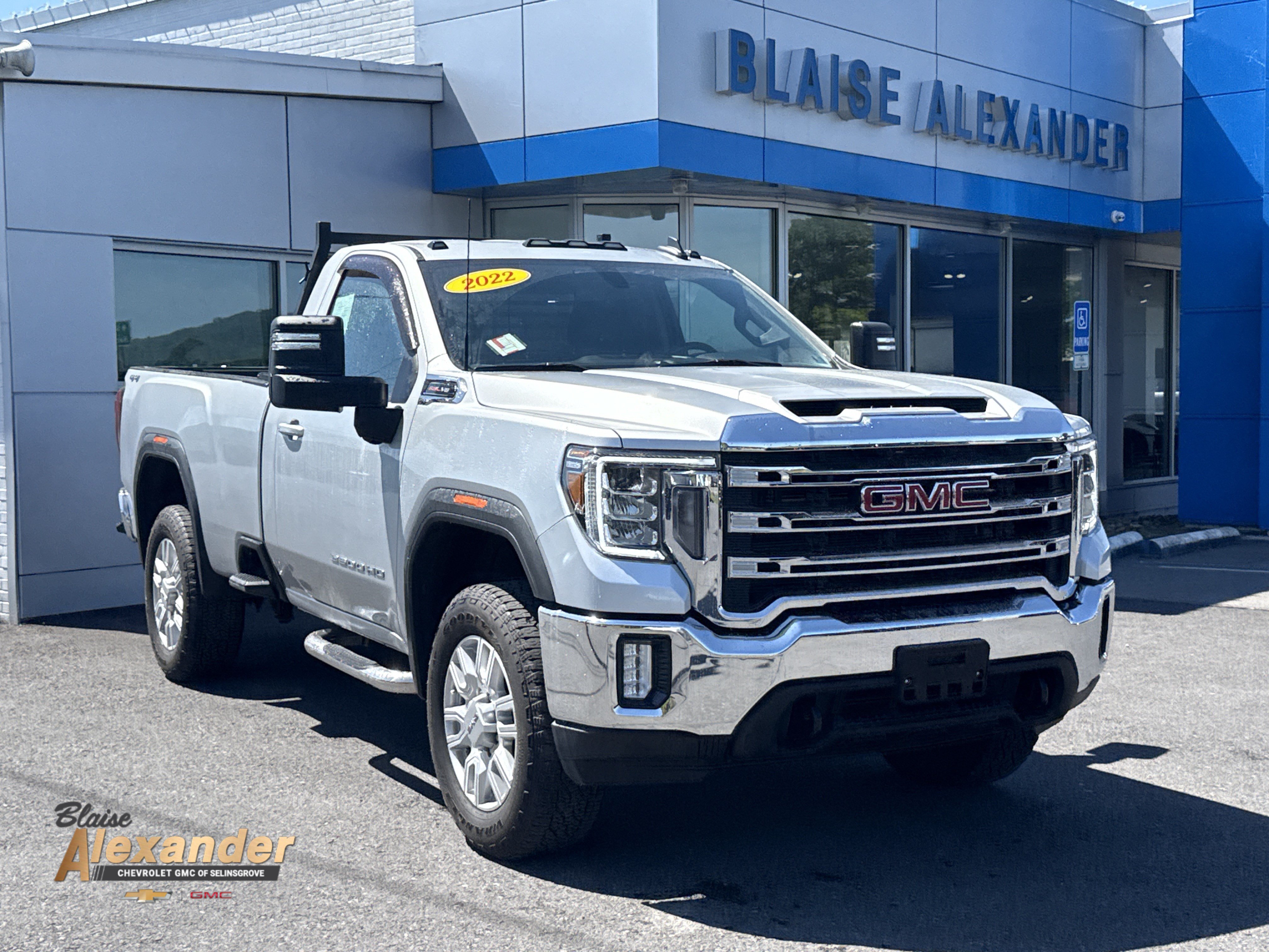 Used 2022 GMC Sierra 3500 SLE w/ SLE Convenience Package AWD/4WD image 1