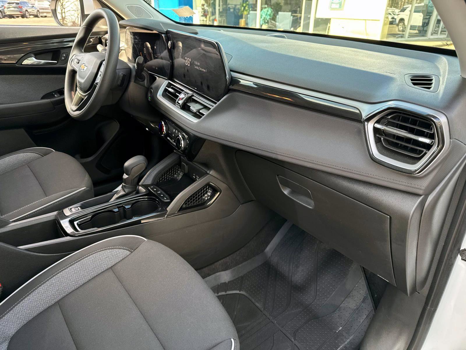 Used 2024 Chevrolet TrailBlazer LT image 7