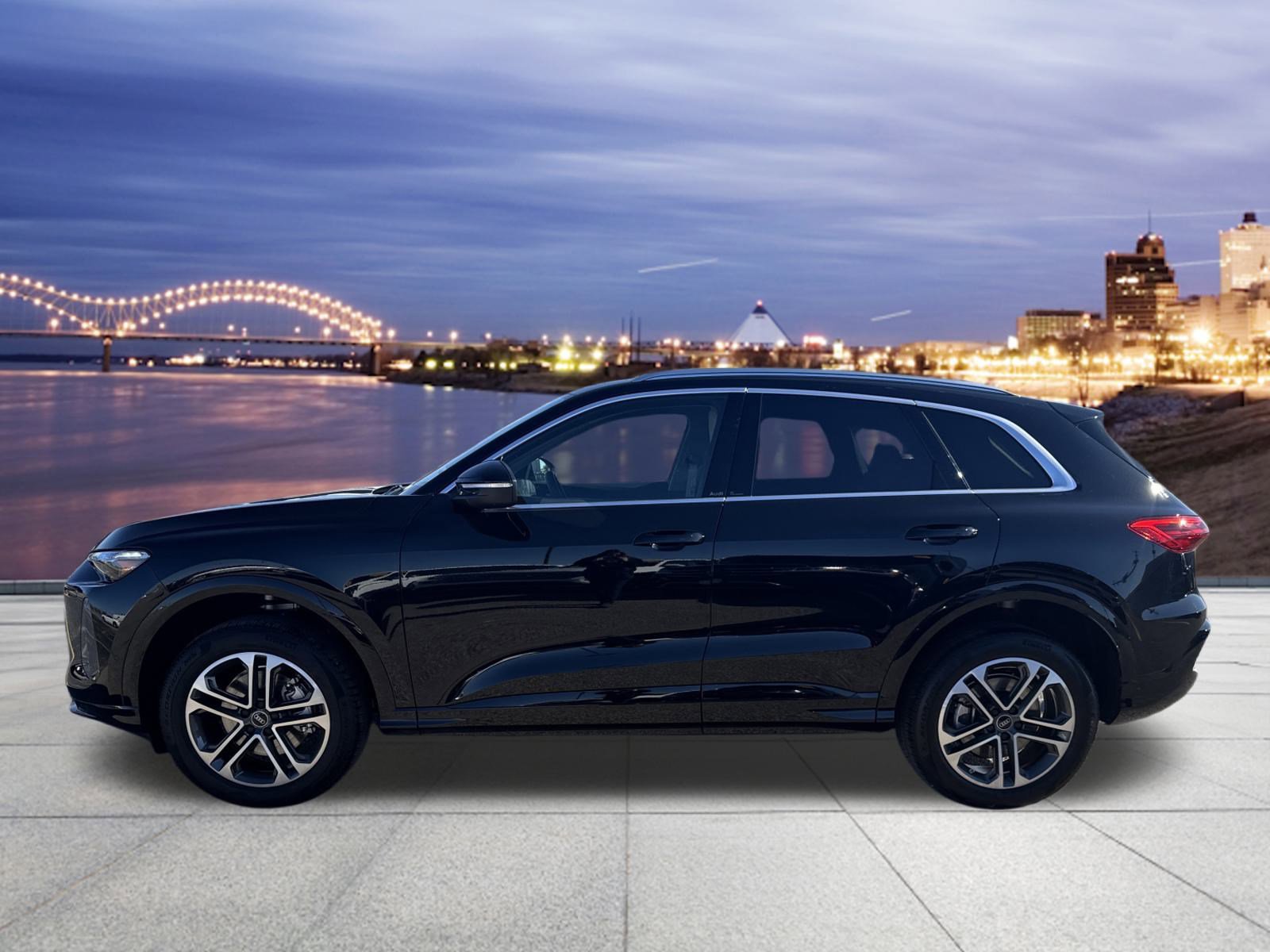 Used 2025 Audi Q5 Premium Plus w/ Premium Plus image 2