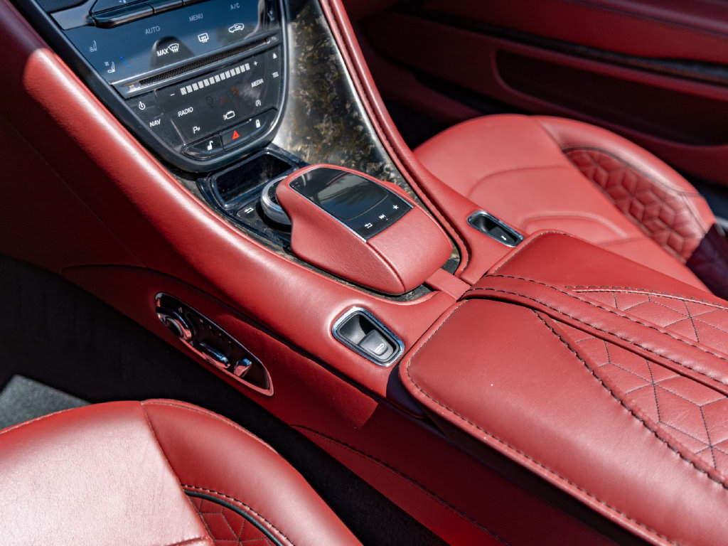 Used 2020 Aston Martin DBS Superleggera Volante RWD image 39