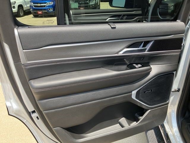 New 2026 Jeep Grand Wagoneer Limited w/ Convenience Group I AWD/4WD image 20