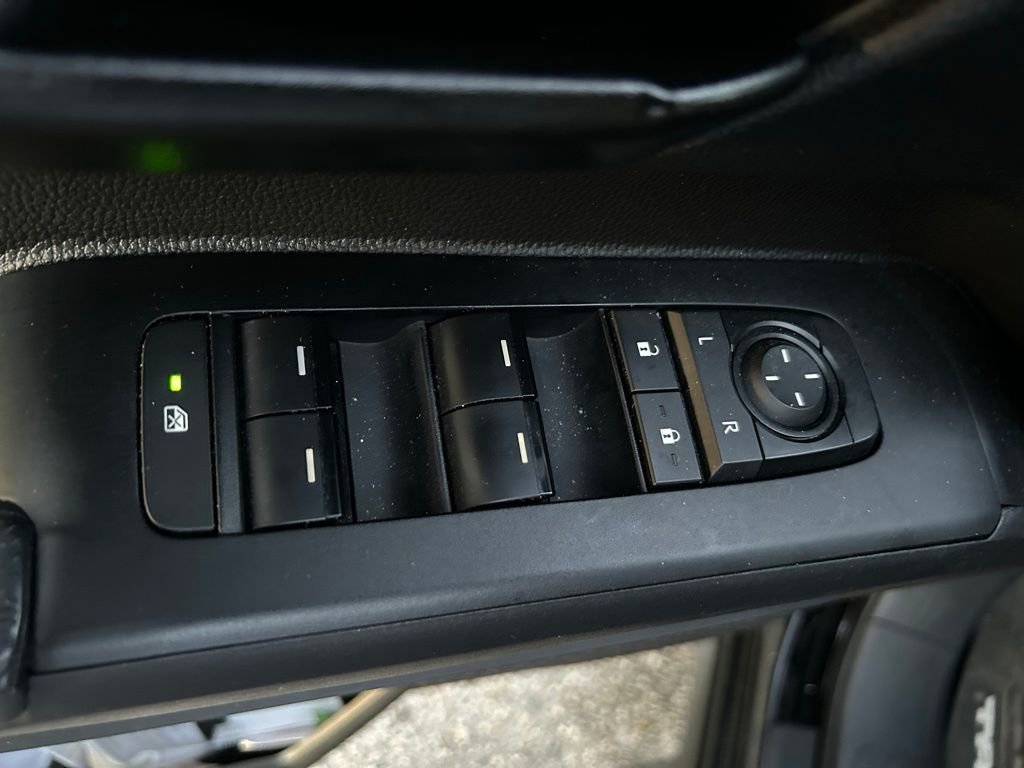 Certified 2024 Toyota Tacoma SR5 AWD/4WD image 17