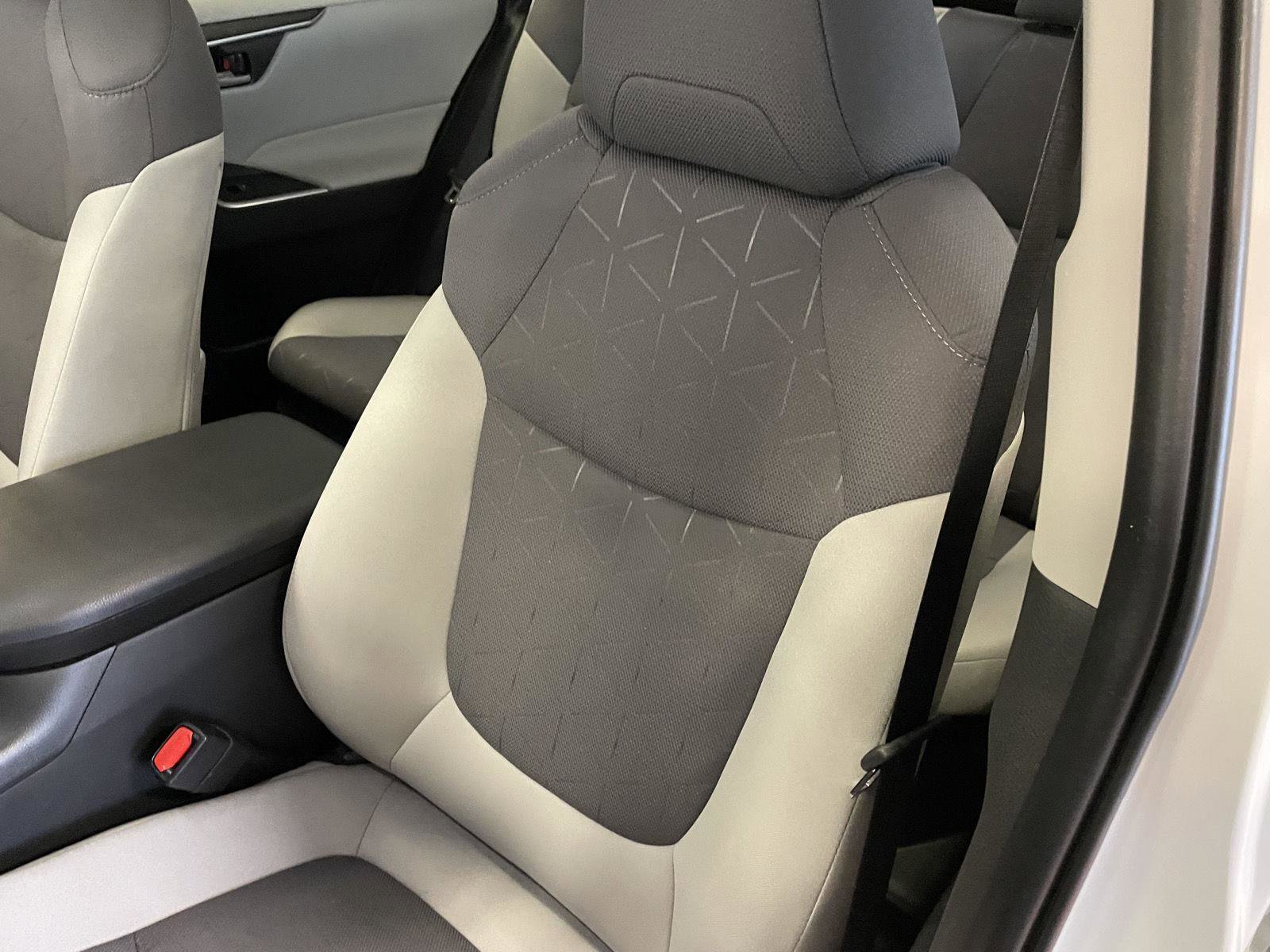 Used 2024 Toyota RAV4 XLE w/ Convenience Package image 18