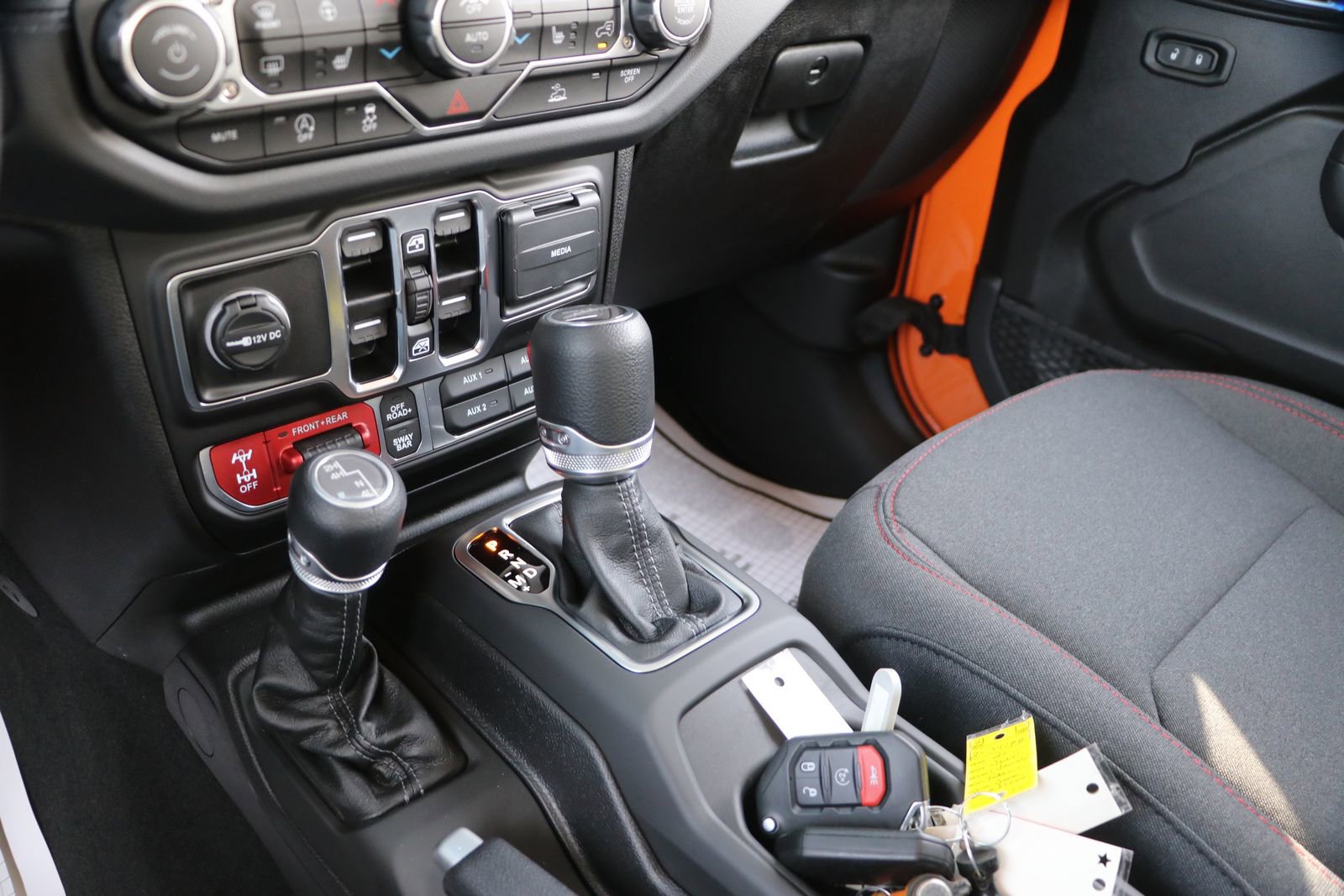 New 2025 Jeep Gladiator Rubicon w/ Convenience Group image 25