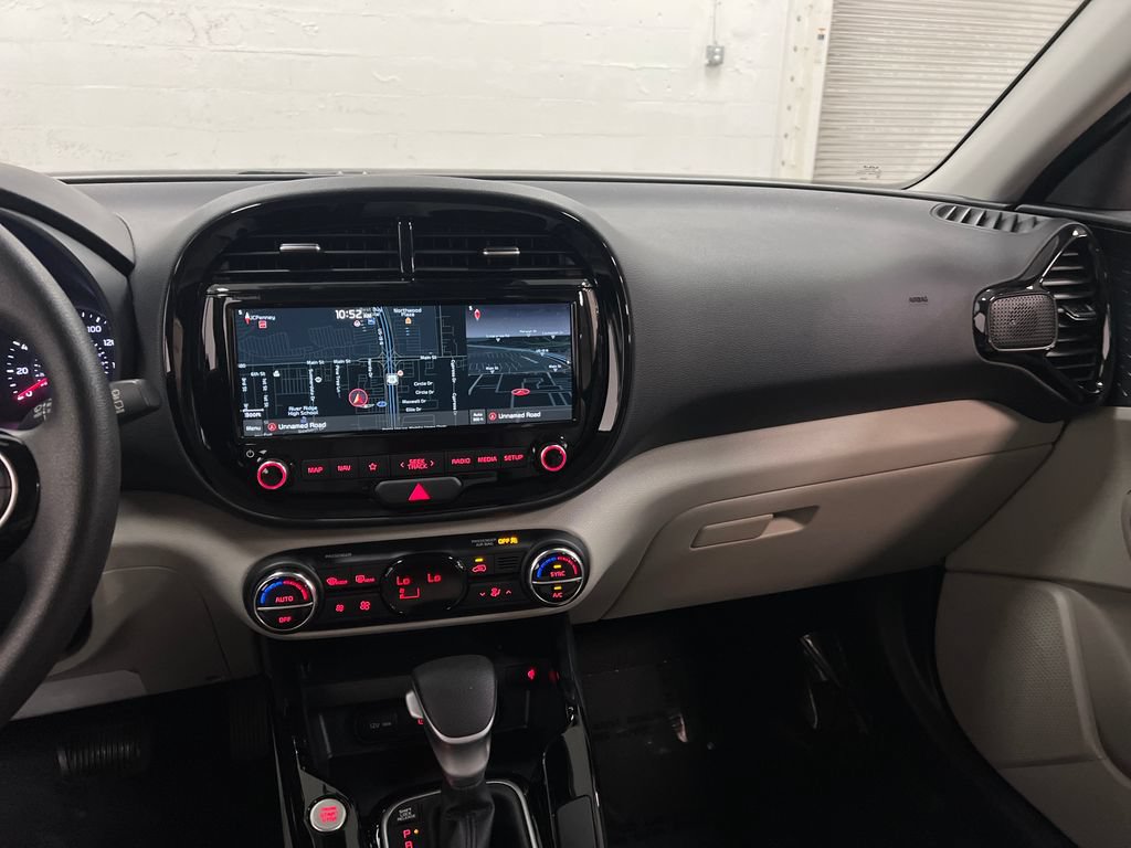 Used 2022 Kia Soul S FWD image 17