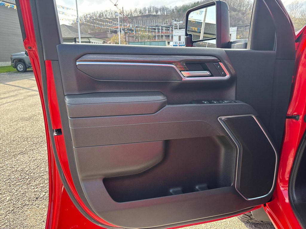 Used 2025 Chevrolet Silverado 2500 LT w/ Safety Package AWD/4WD image 9