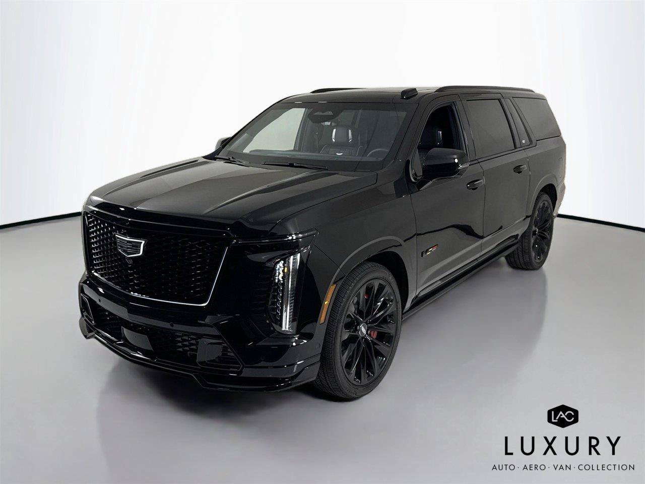 Used 2025 Cadillac Escalade ESV V w/ LPO, ONYX Package AWD/4WD image 3