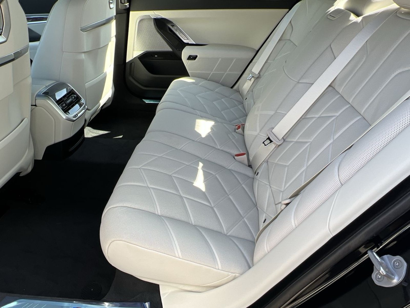 New 2025 BMW i7 eDrive50 w/ Executive Package RWD image 60