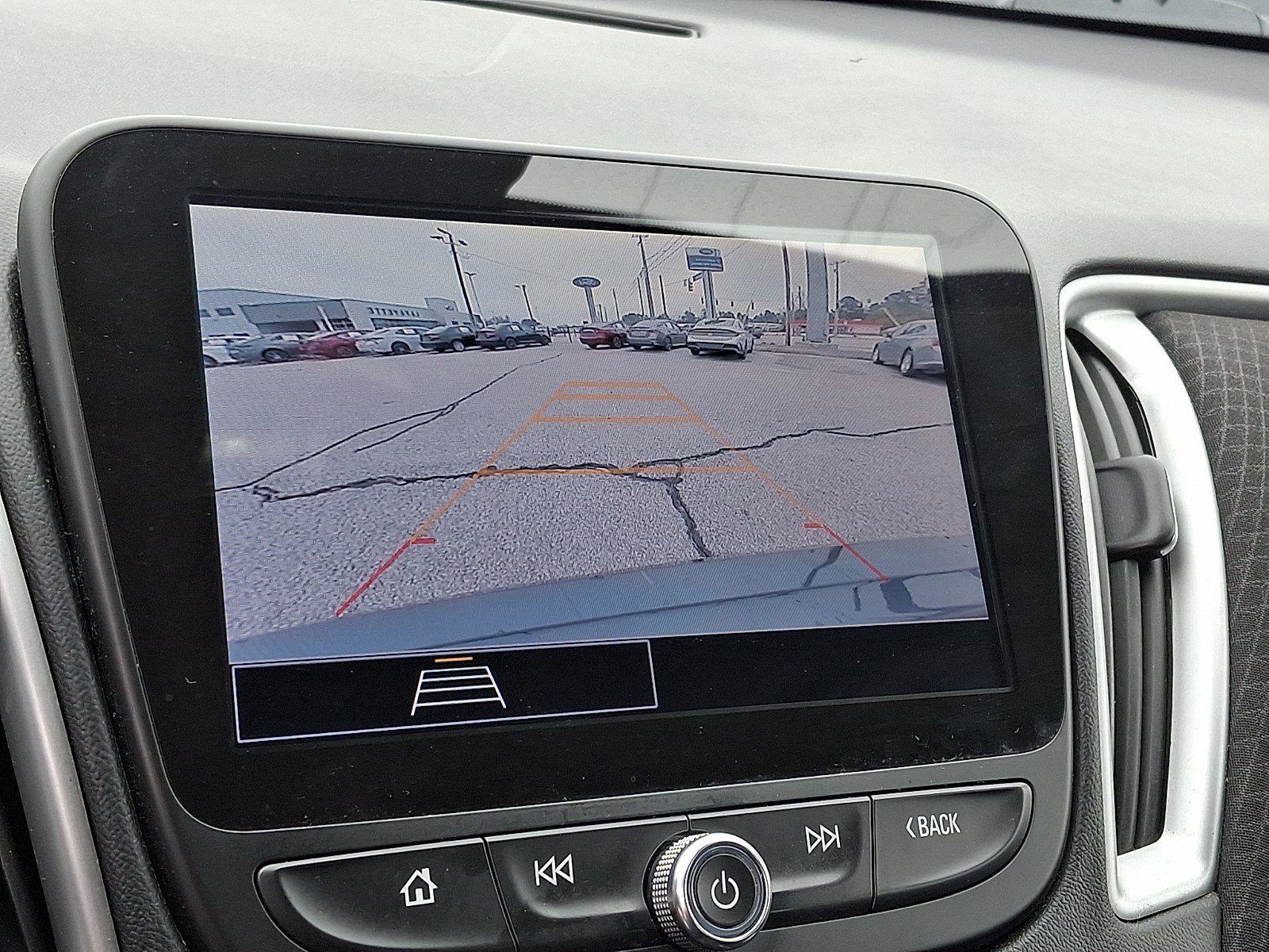 Used 2023 Chevrolet Malibu LT FWD image 16