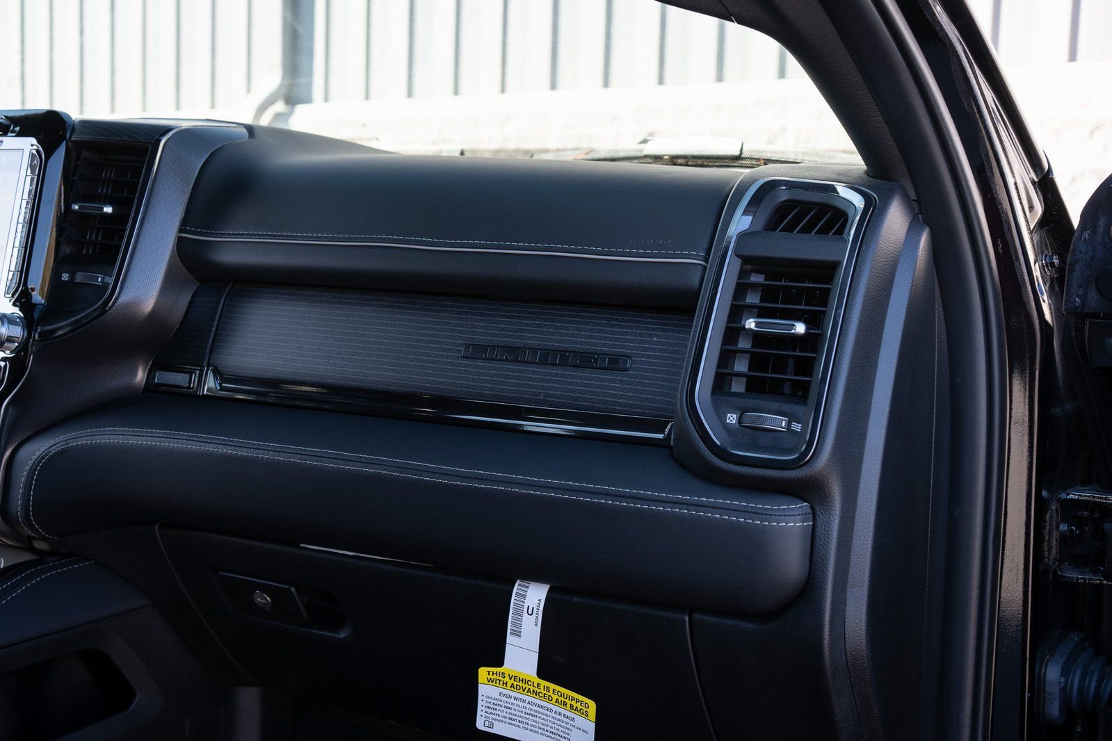 Used 2024 RAM 2500 Limited image 35