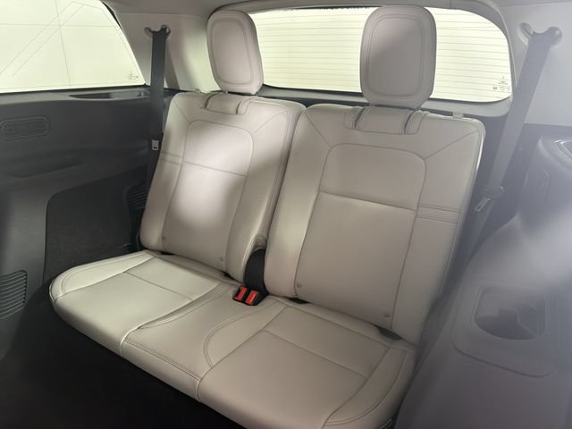 New 2026 Lincoln Aviator 2WD w/ Jet Appearance Package image 15