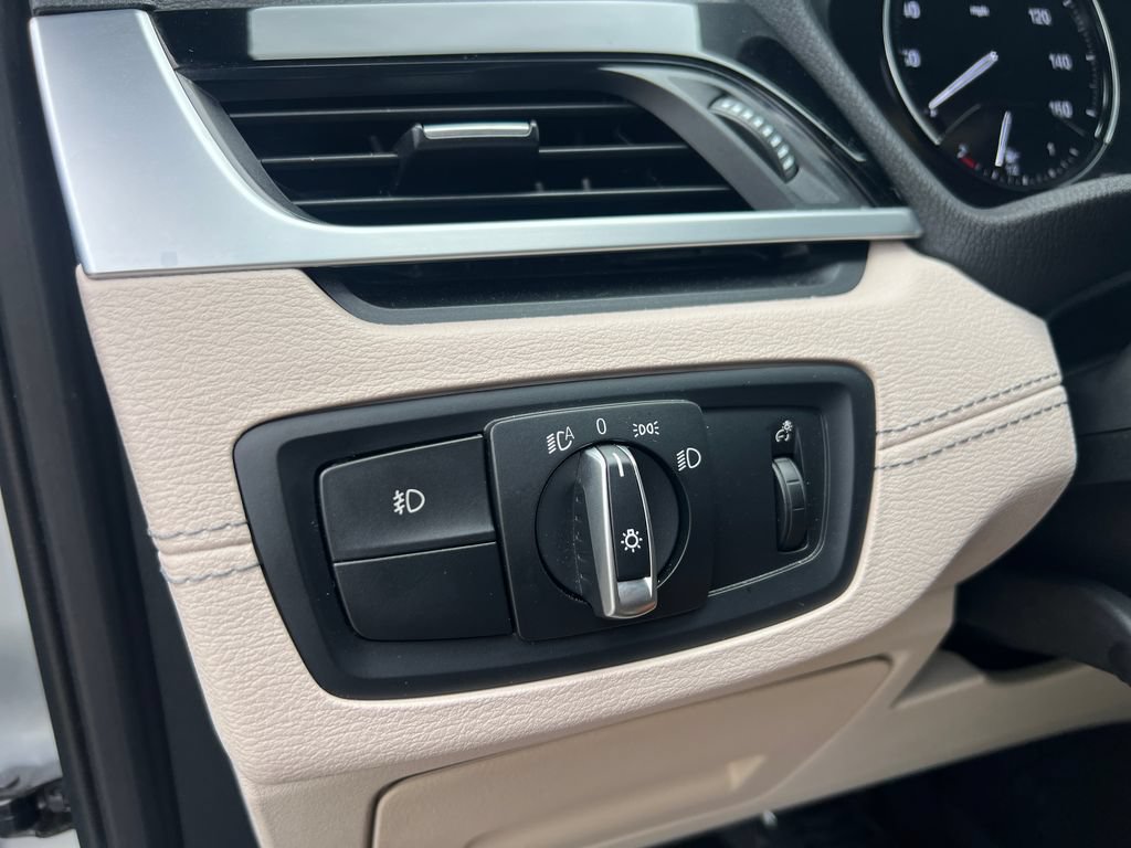 Used 2019 BMW X2 sDrive28i FWD image 23