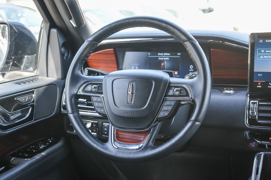 Used 2024 Lincoln Navigator Premiere AWD/4WD image 19