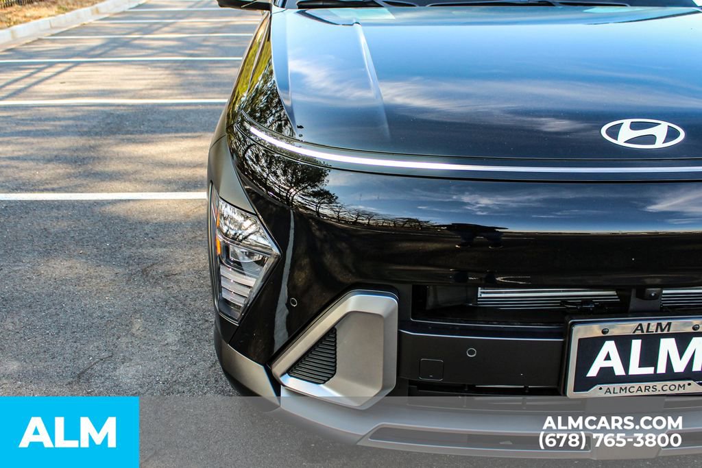 Used 2025 Hyundai Kona Limited image 12