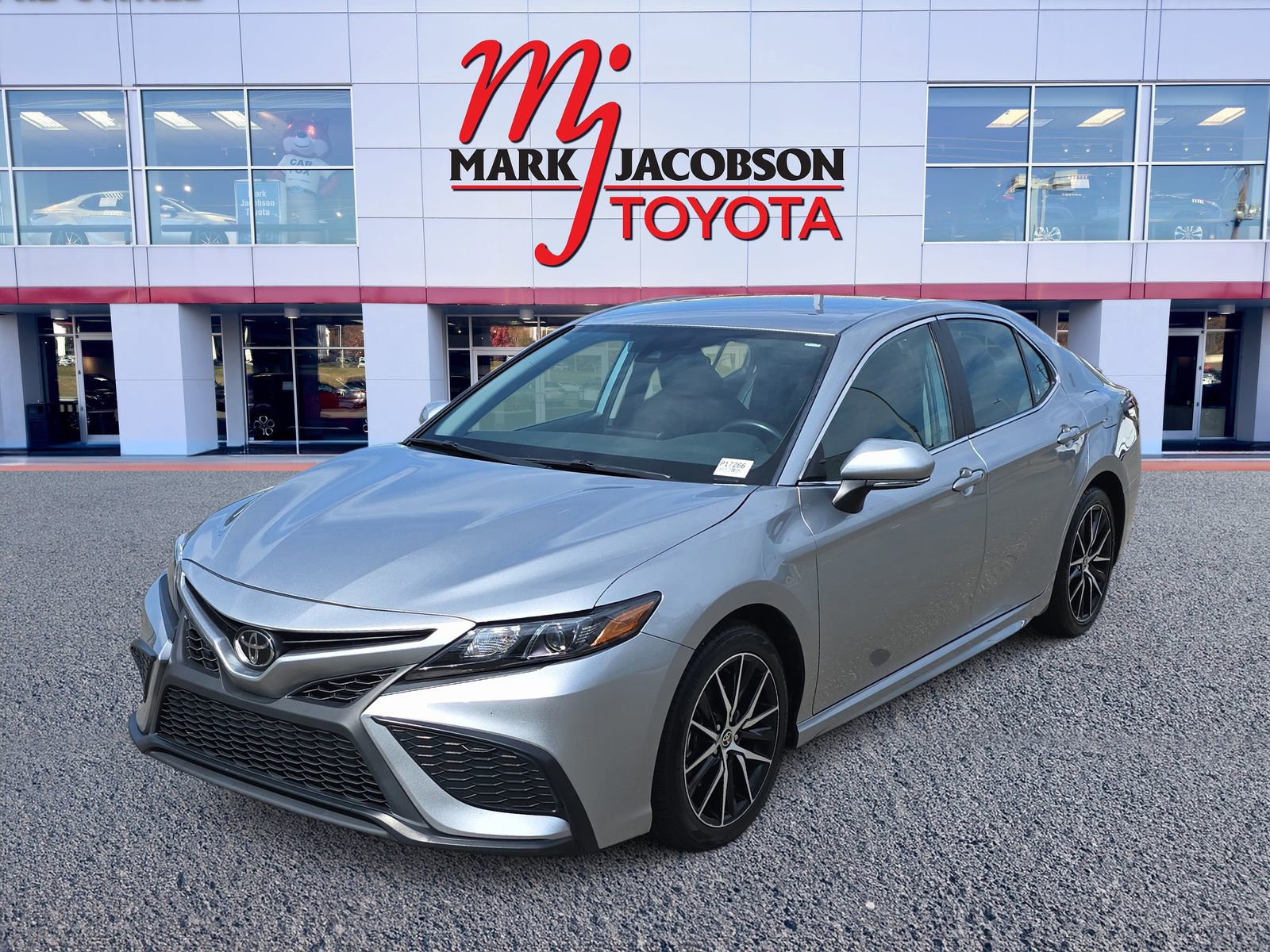 Used 2024 Toyota Camry SE