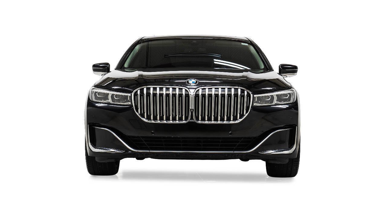 Used 2021 BMW 740i w/ Premium Package RWD image 8