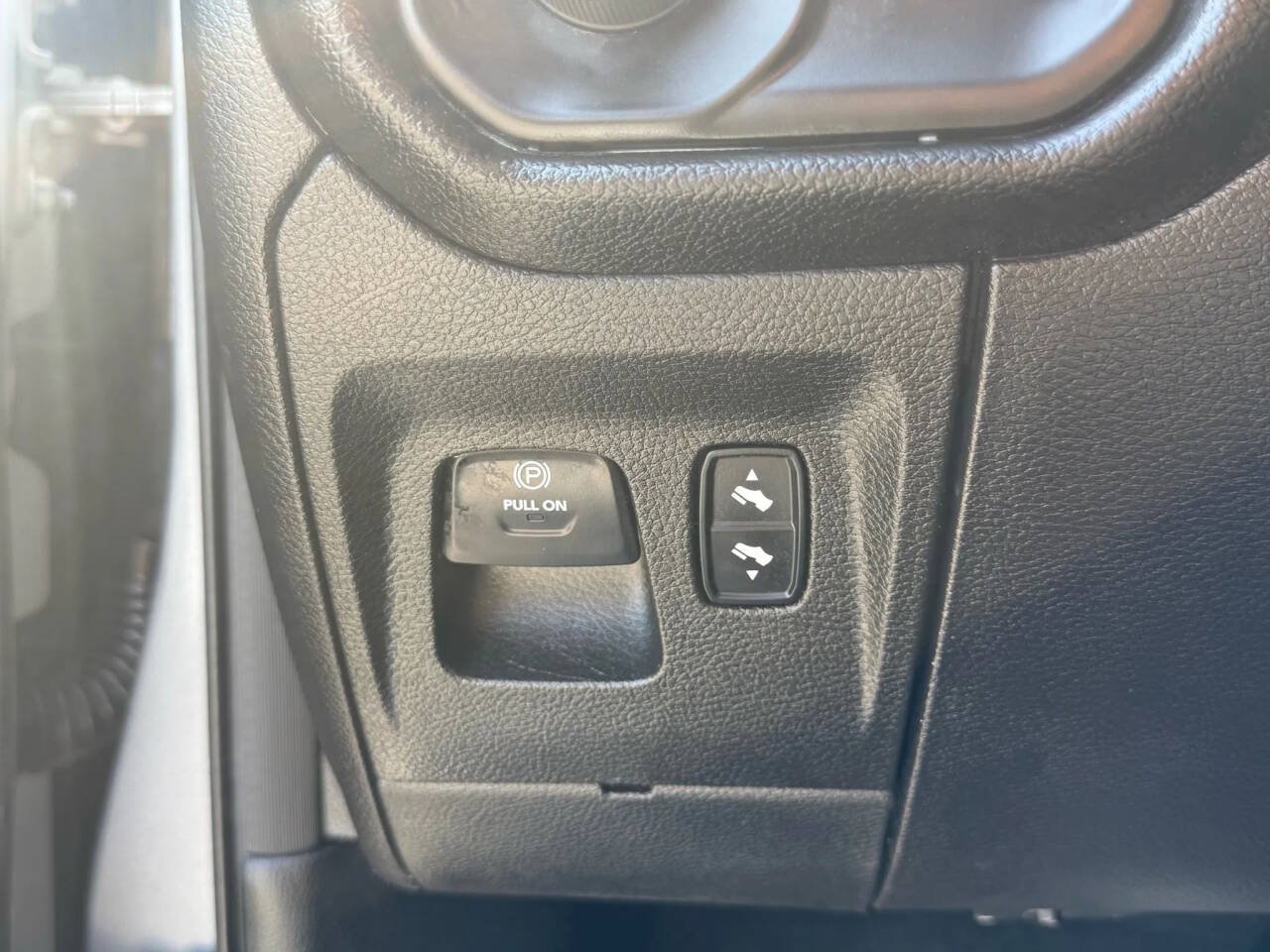 Used 2020 RAM 1500 Laramie AWD/4WD image 32