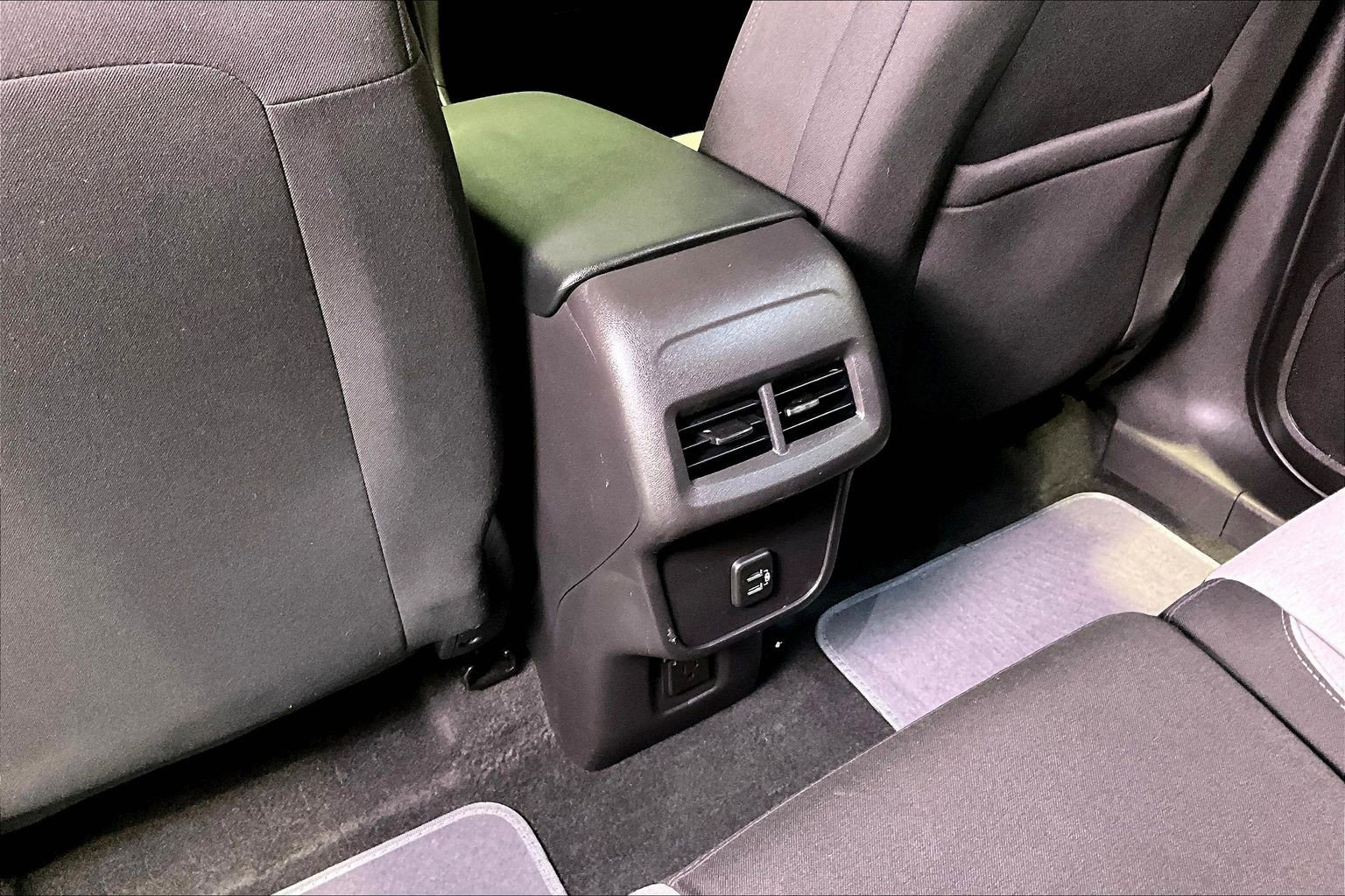Used 2024 Chevrolet Equinox LT image 10