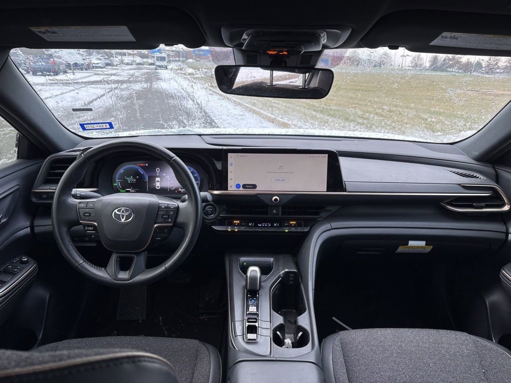 Used 2023 Toyota Crown XLE image 16