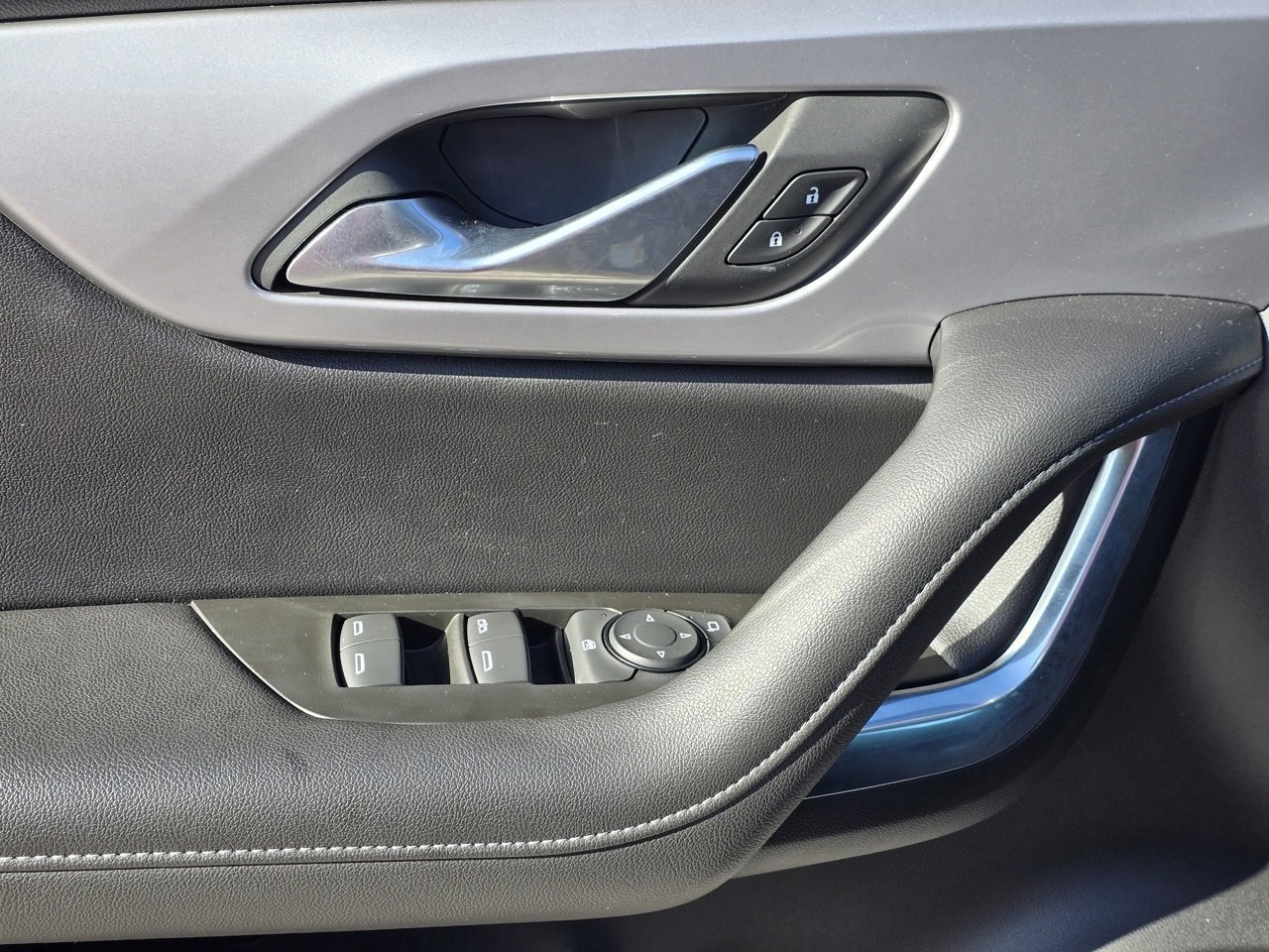 Used 2022 Chevrolet Blazer LT image 9