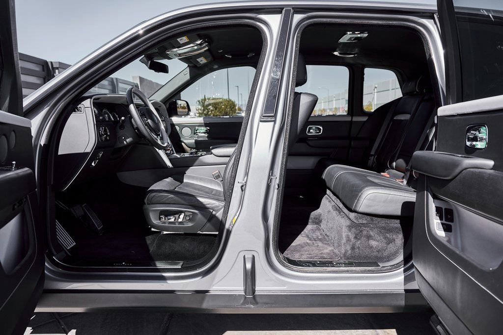 Used 2023 Rolls-Royce Cullinan image 31