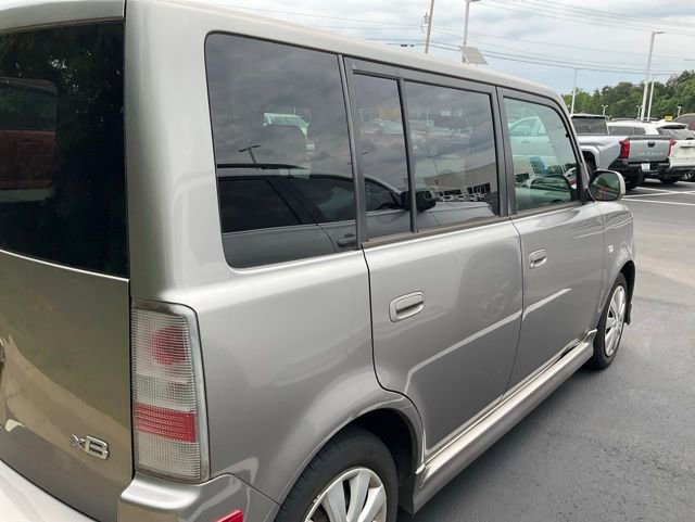 Used 2005 Scion xB FWD image 5