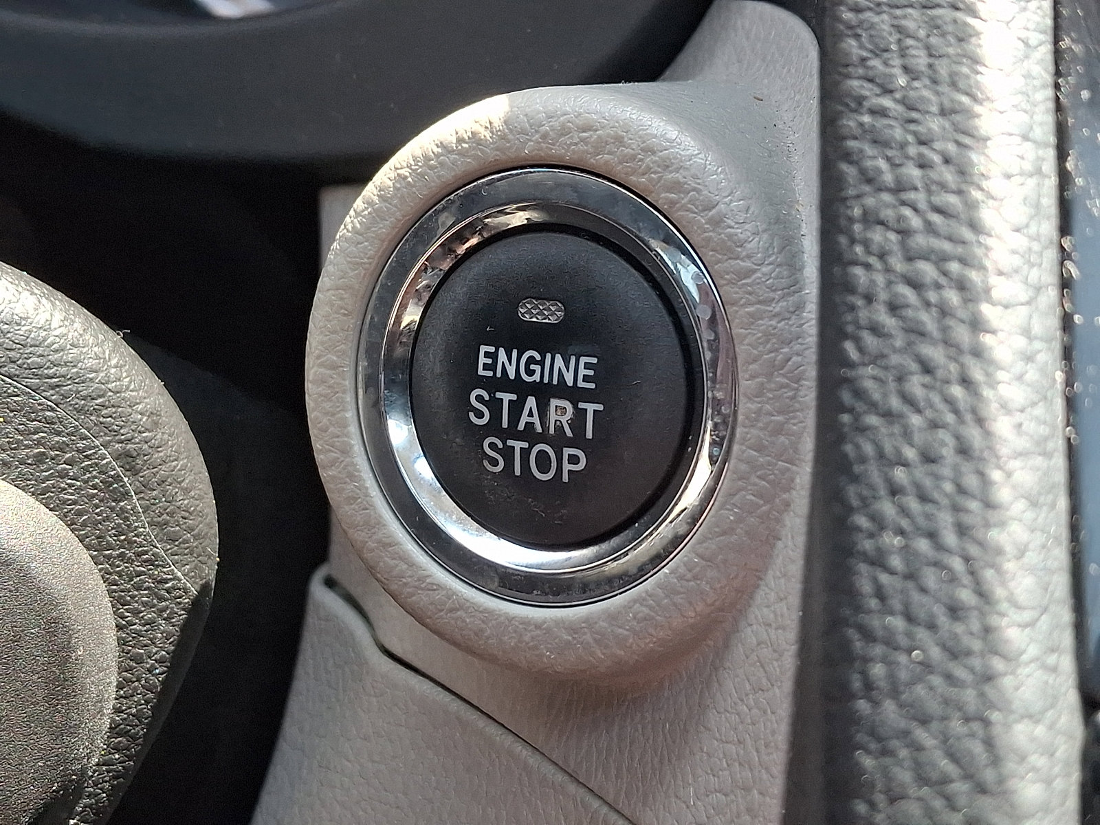 Used 2016 Subaru Forester 2.5i Touring w/ Eyesight & Navigation System AWD/4WD image 25