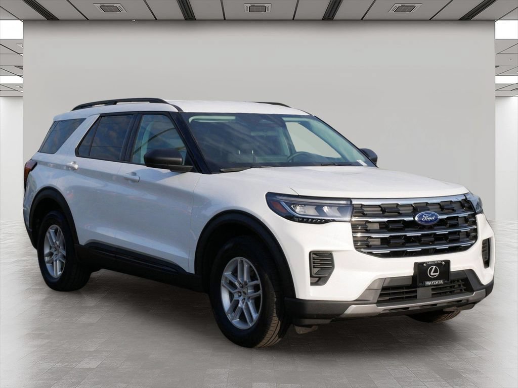 Used 2026 Ford Explorer Active AWD/4WD image 1