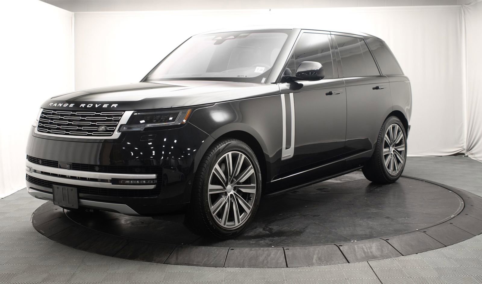 Used 2023 Land Rover Range Rover Autobiography image 7