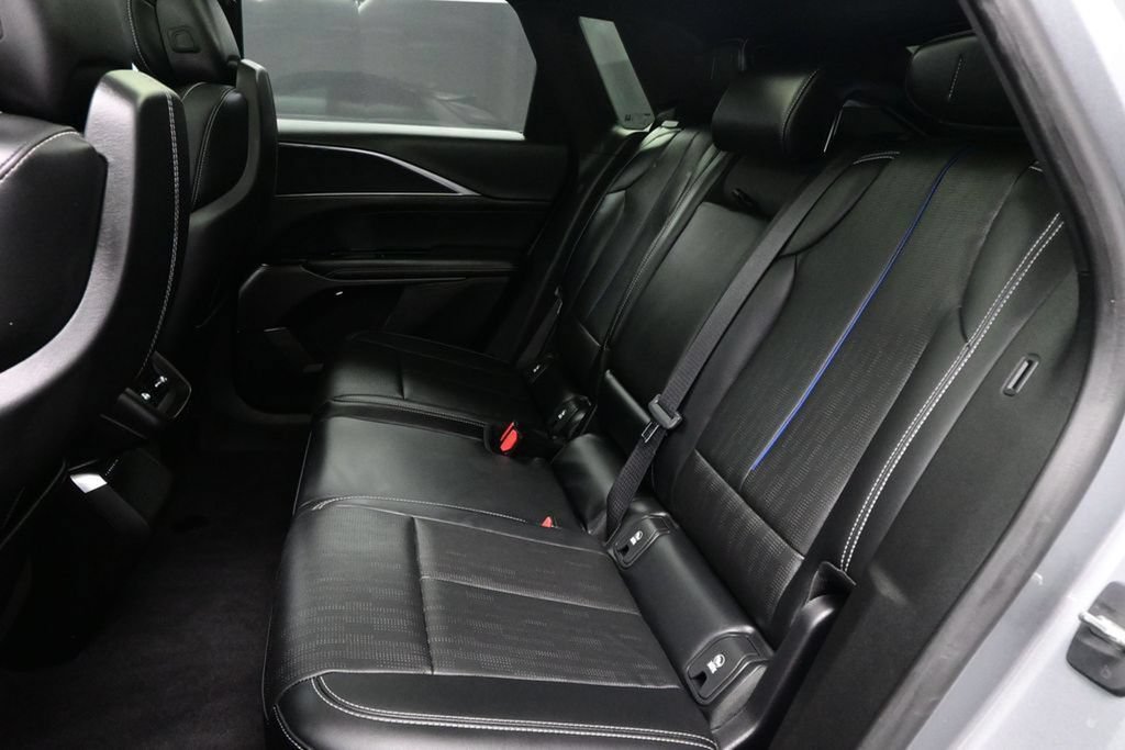 Used 2024 Cadillac Lyriq Sport RWD image 25