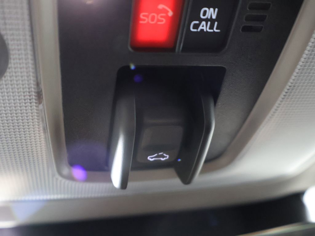 Used 2018 Volvo V60 T5 Cross Country w/ Convenience Package image 51