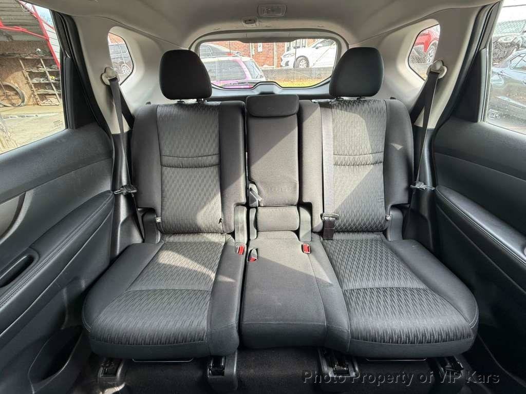 Used 2020 Nissan Rogue S FWD image 18
