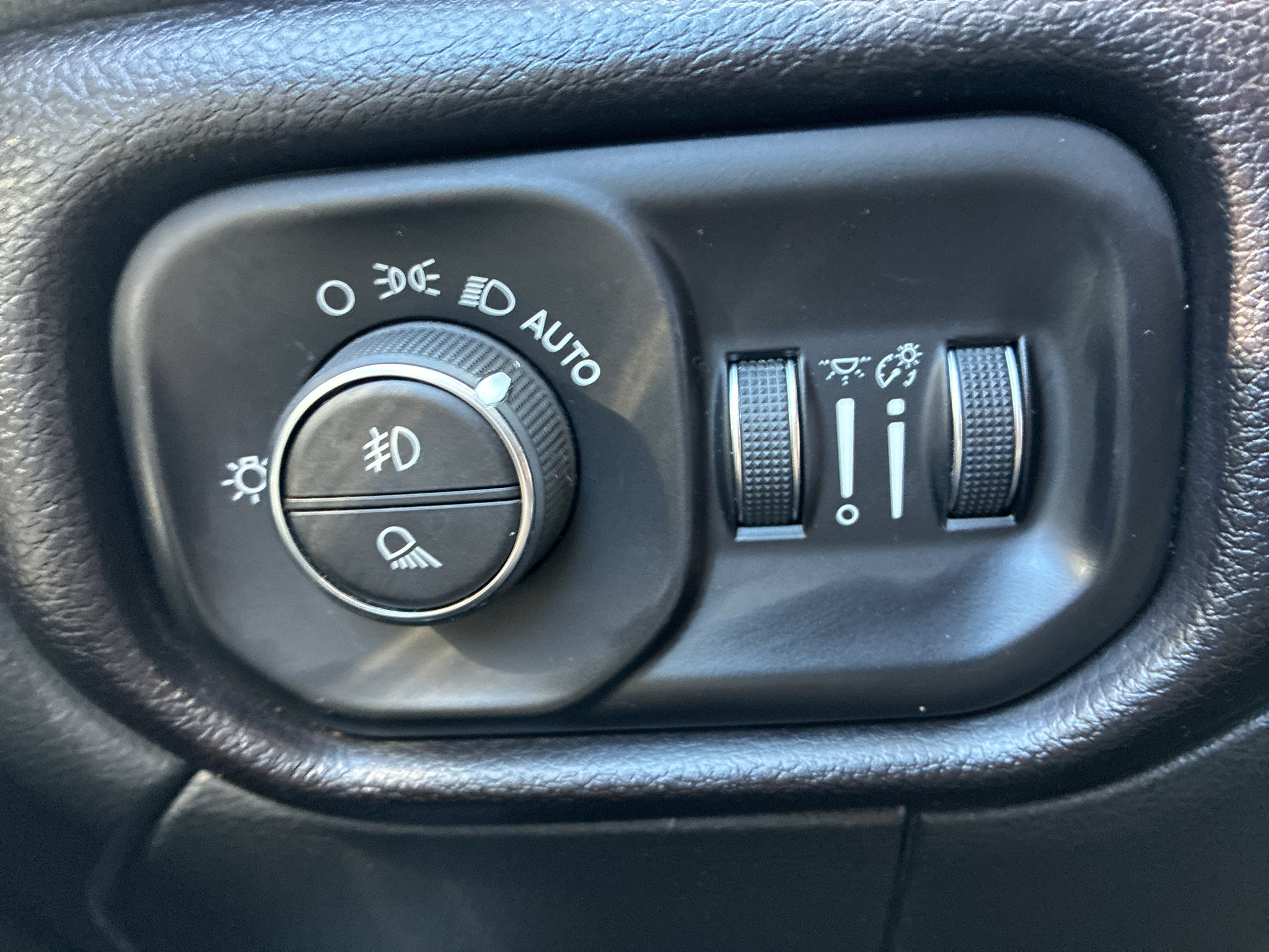 Used 2022 RAM 2500 Laramie AWD/4WD image 18