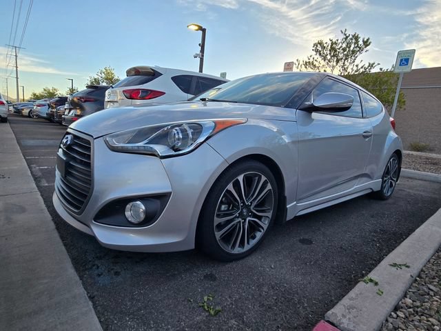 Used 2016 Hyundai Veloster Turbo w/ Option Group 04 FWD image 2