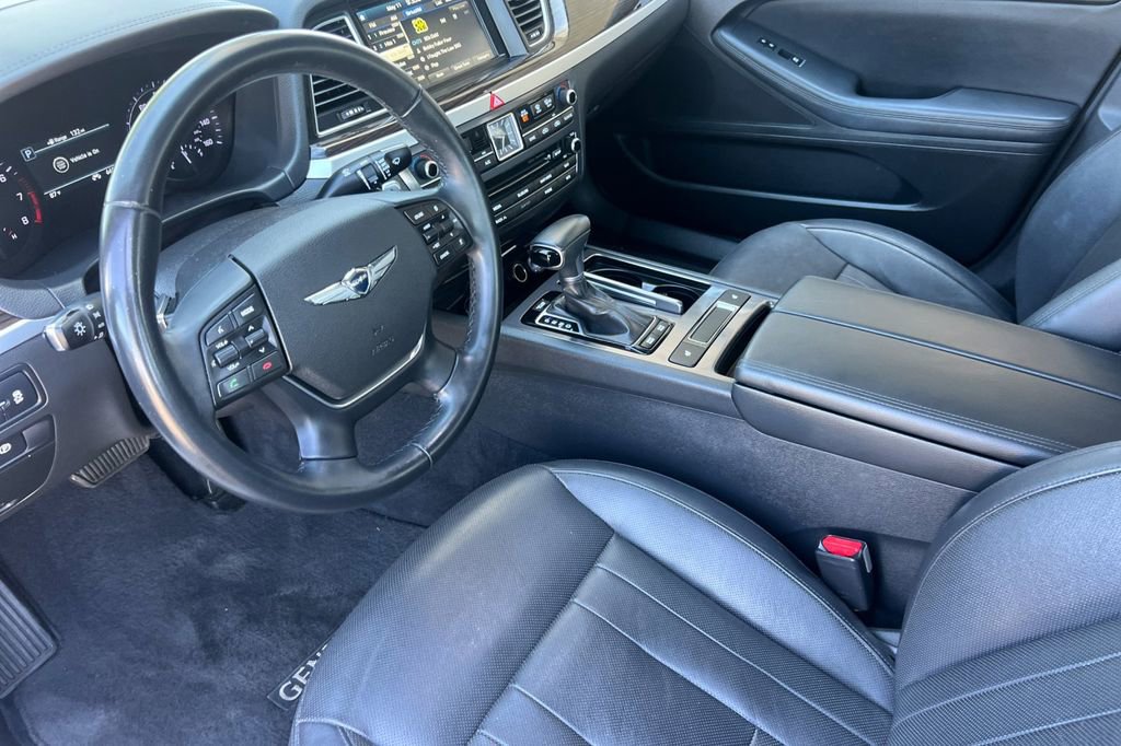 Used 2018 Genesis G80 3.8 RWD image 12