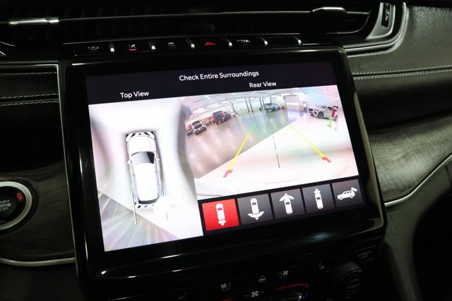 Used 2023 Jeep Grand Cherokee L Limited w/ Luxury Tech Group II AWD/4WD image 32