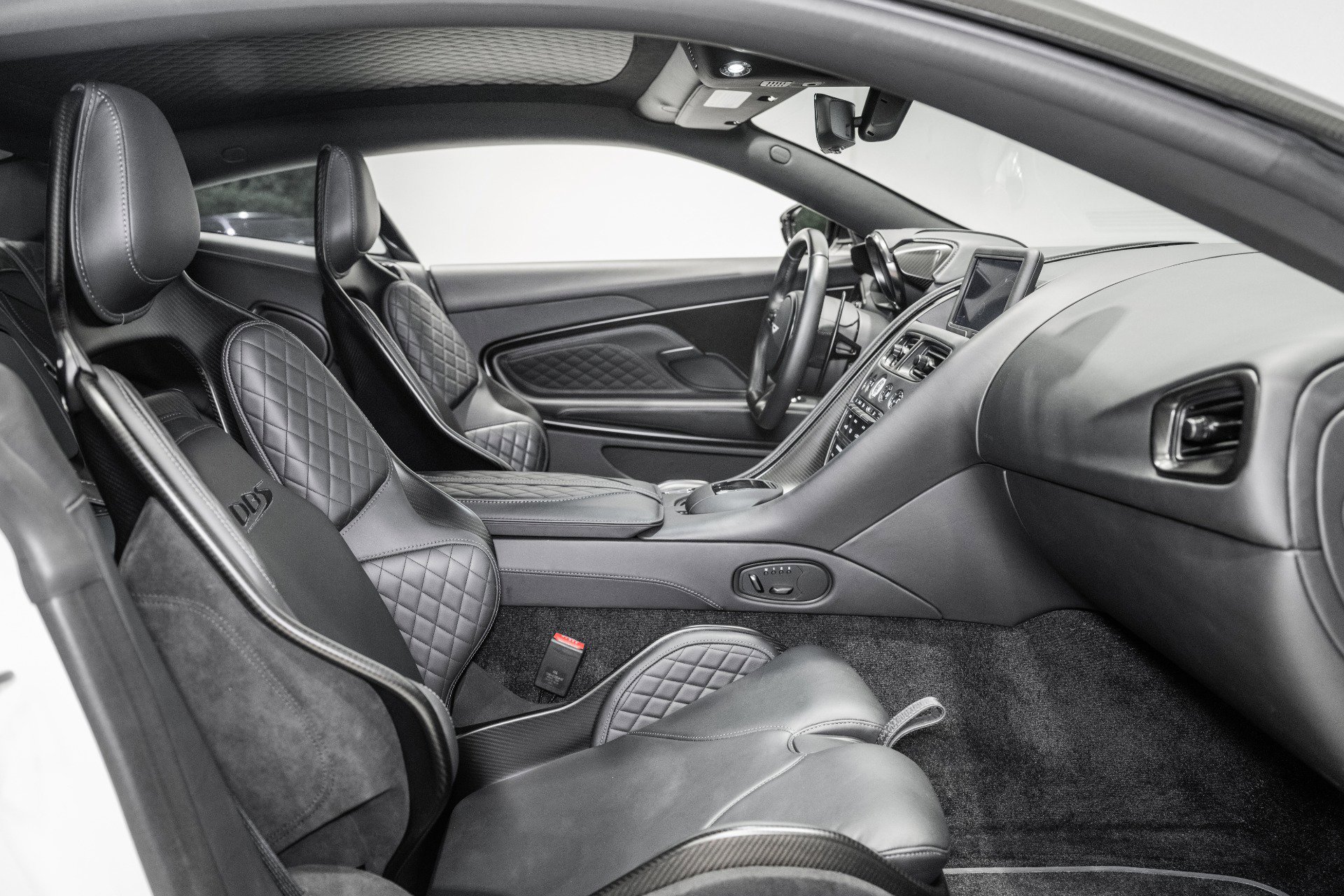 Used 2023 Aston Martin DBS Coupe RWD image 15