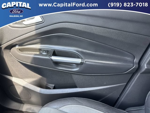 Used 2017 Ford Escape SE w/ SE Sport Appearance Package AWD/4WD image 29