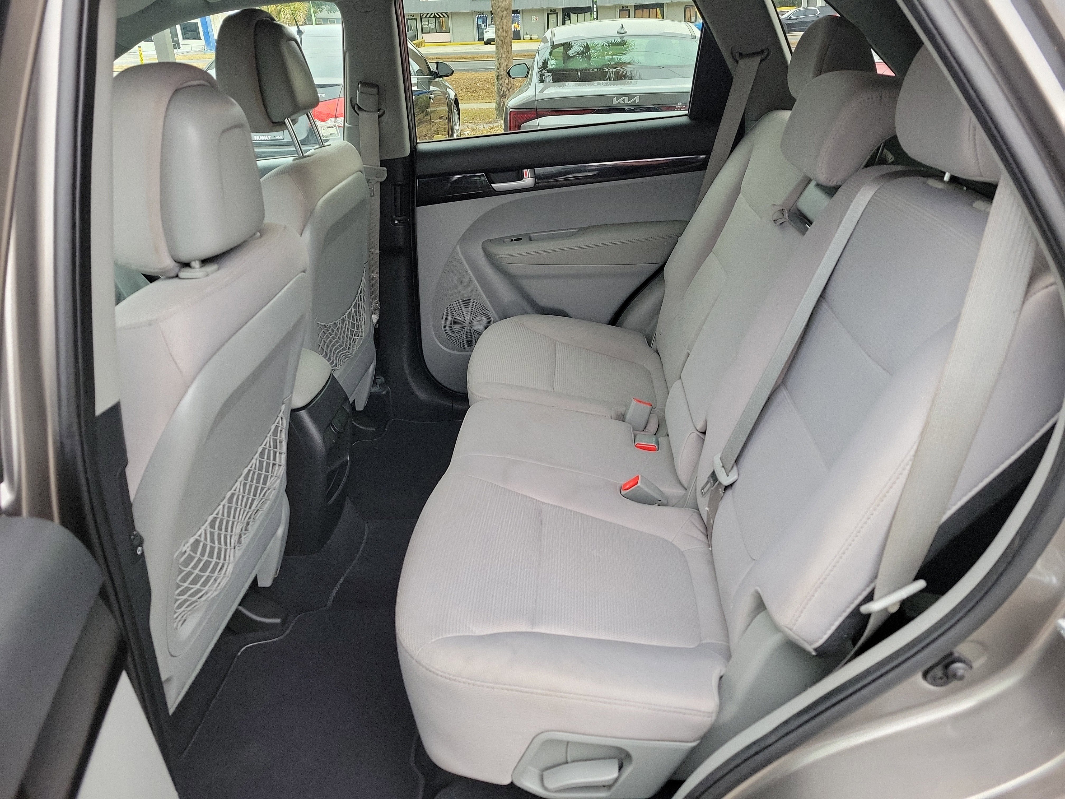 Used 2015 Kia Sorento LX image 15