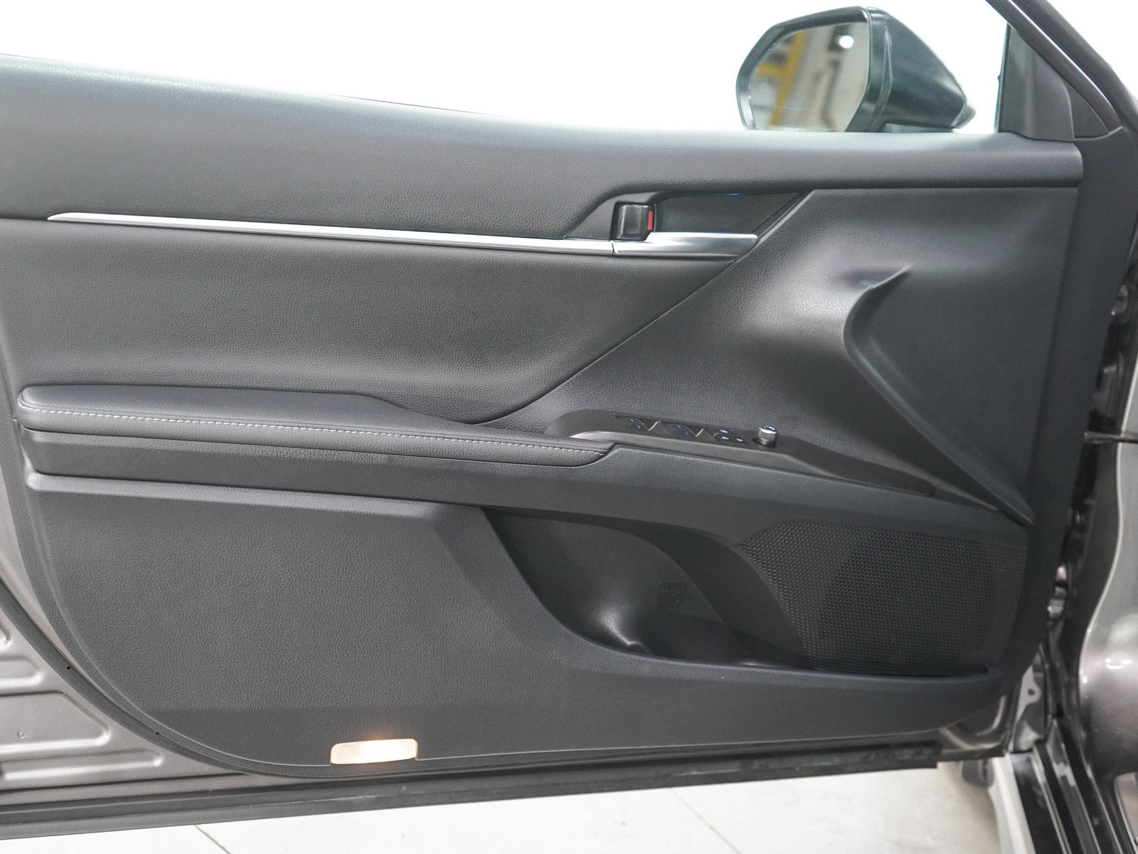 Used 2022 Toyota Camry XSE FWD image 17