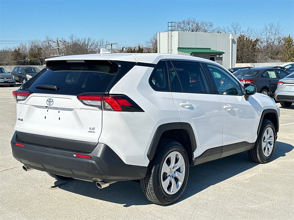 Used 2025 Toyota RAV4 LE image 4