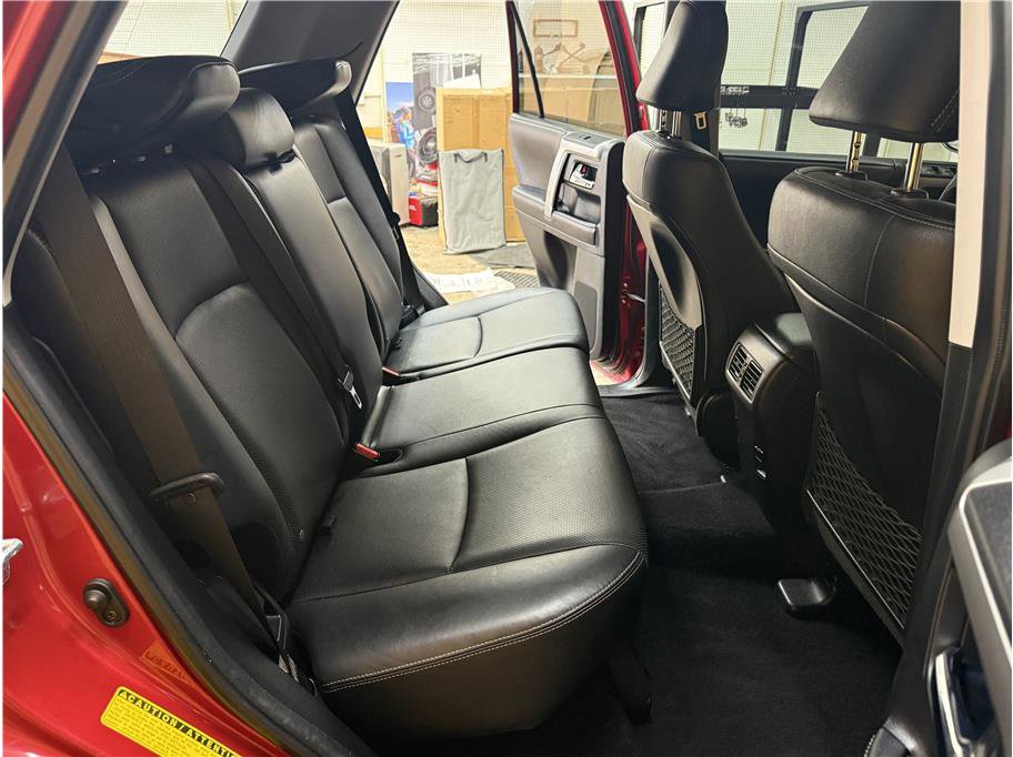 Used 2018 Toyota 4Runner Limited w/ Four Season Floor Mat Package AWD/4WD image 19