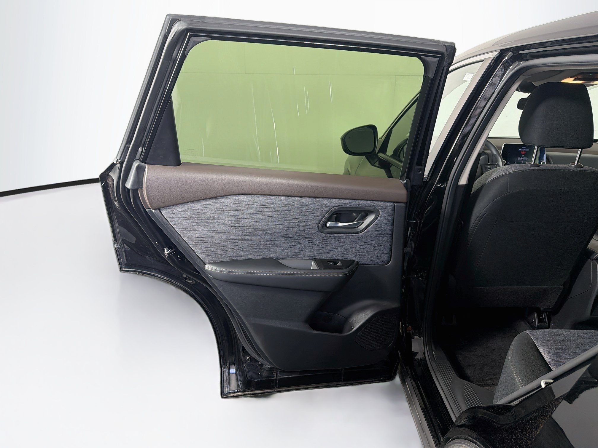 Used 2023 Nissan Rogue SV AWD/4WD image 26